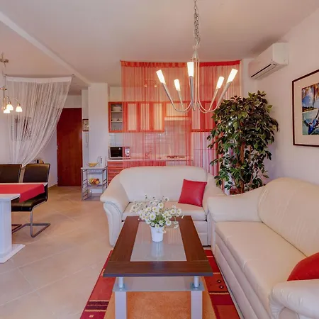 Moderne- Komfortable Nahe Kap Kamenjak By Interhome * Premantura