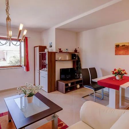 Moderne- Komfortable Nahe Kap Kamenjak By Interhome Премантура