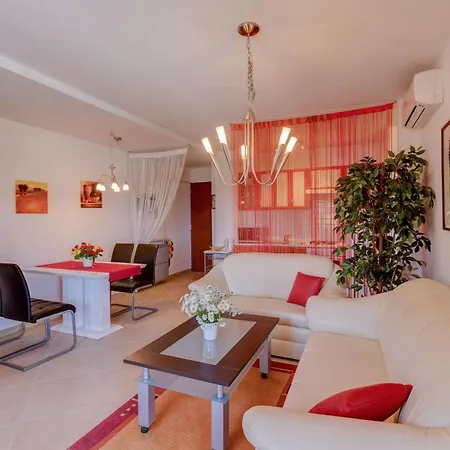 Moderne- Komfortable Nahe Kap Kamenjak By Interhome Апартаменты