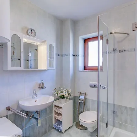Апартаменты Moderne- Komfortable Nahe Kap Kamenjak By Interhome